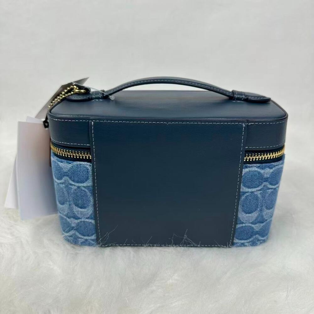 Coach Cosmetic Case in Signature Denim Gold/Indigo CDC16 New - Picture 3 of 6